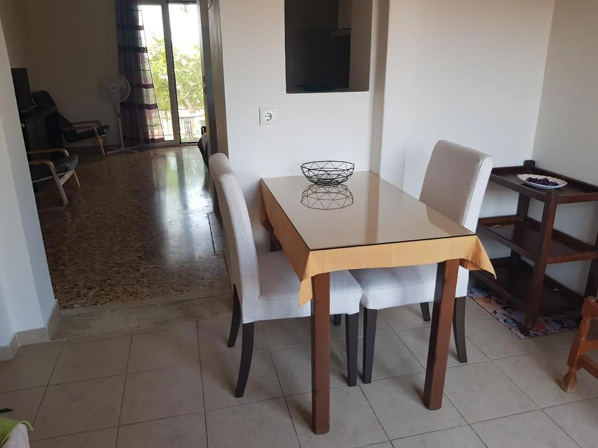 Filippos Apartments 